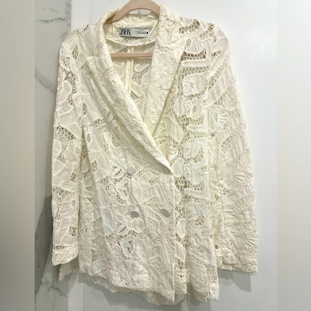 Elegant Zara White Lace Blazer – A Chic Statement Piece